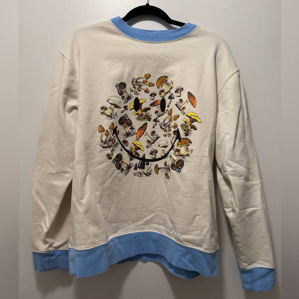 BSR Samii Ryan Smiley Sweatshirt Womens White Mushrooms Crewneck